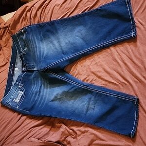 NWOT denim capri's
